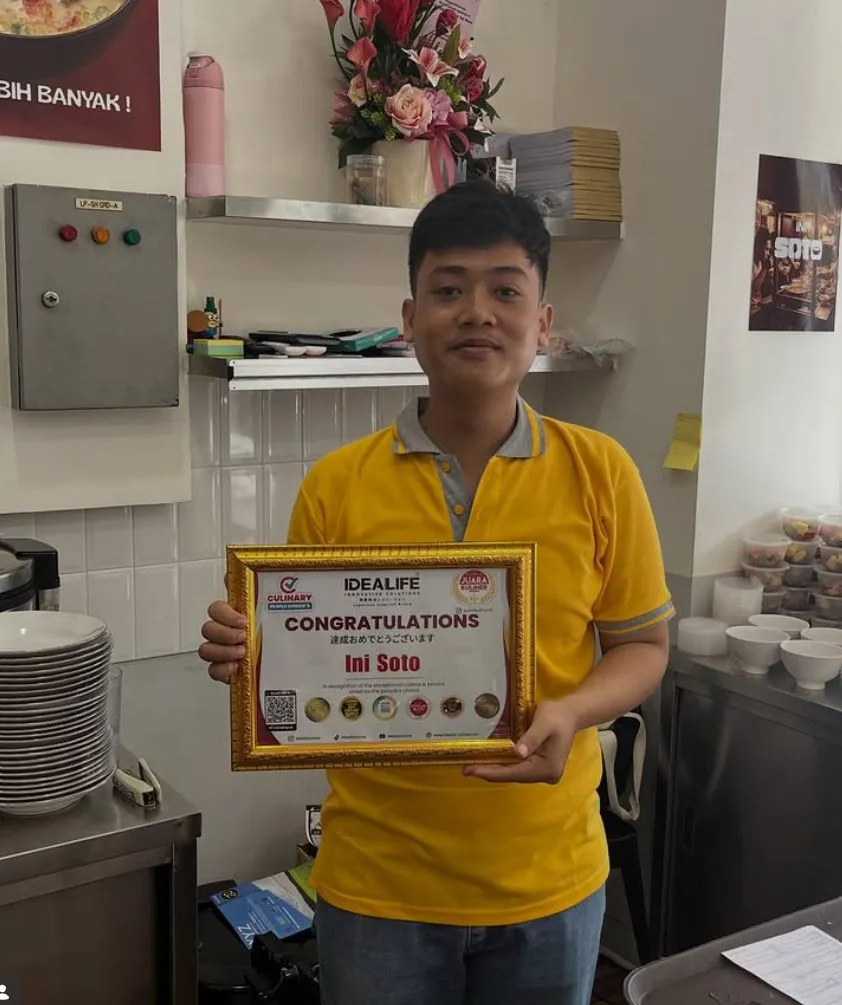 Tim Ini Soto menerima penghargaan Culinary People’s Choice